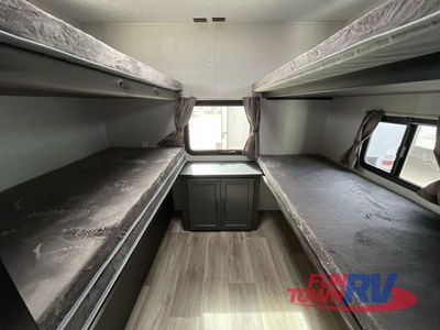 2025 Venture RV Stratus - Photo 8