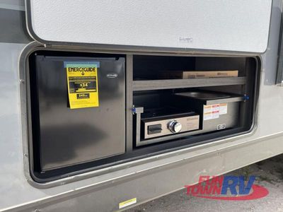 2025 Venture RV Stratus - Photo 15
