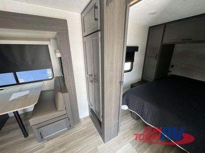 2025 Venture RV Stratus - Photo 10