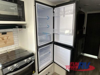 2025 Venture RV Stratus - Photo 29