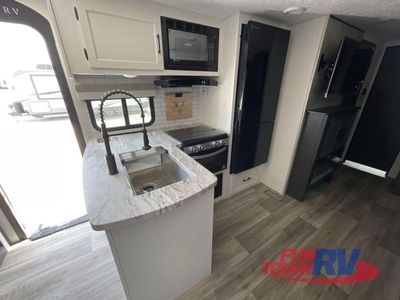 2025 Venture RV Stratus - Photo 23