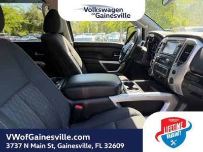 2018 Nissan Titan — photo 9 view