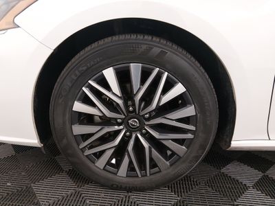 2025 Nissan Altima - Photo 10