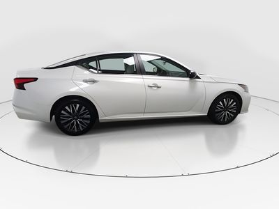 2025 Nissan Altima - Photo 8