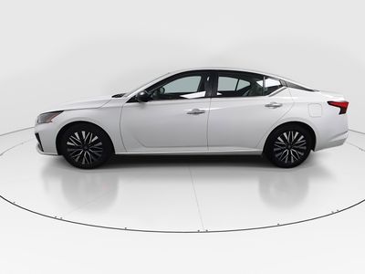 2025 Nissan Altima - Photo 4