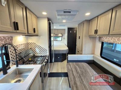 2024 Sunseeker LE 2350SLE Chevy — photo 16 view