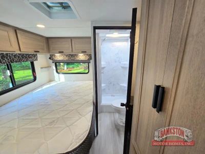 2024 Sunseeker LE 2350SLE Chevy — photo 28 view