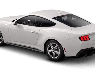 2026 Ford Mustang - Photo 6