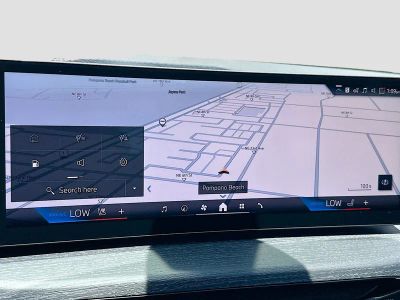 2025 BMW 3 Series — photo 13 view