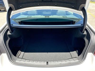 2025 BMW 3 Series — photo 23 view