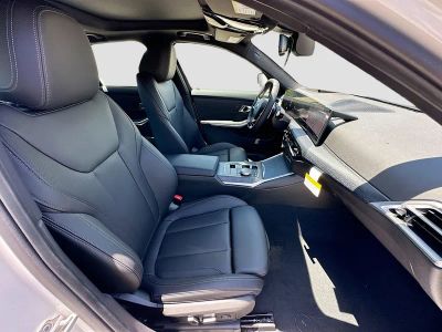 2025 BMW 3 Series — photo 25 view