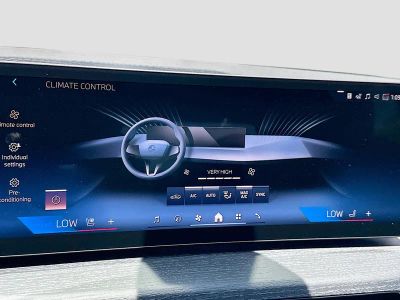 2025 BMW 3 Series — photo 15 view