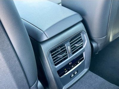 2025 BMW 3 Series — photo 21 view