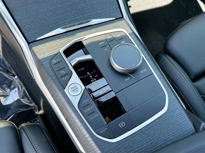 2025 BMW 3 Series — photo 16 view