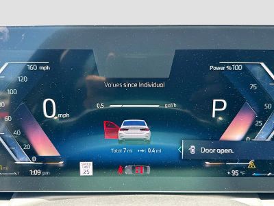 2025 BMW 3 Series — photo 11 view