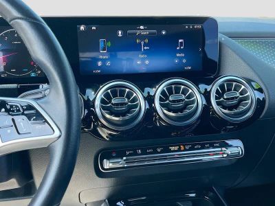 2025 Mercedes-Benz GLA — photo 15 view