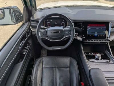 2023 Jeep Wagoneer L — photo 14 view