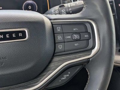 2023 Jeep Wagoneer L — photo 22 view