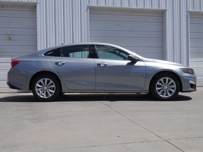 2025 Chevrolet Malibu - Photo 2