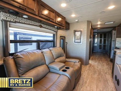 2020 Thor Motor Coach Hurricane — photo 9 view