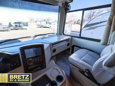 2020 Thor Motor Coach Hurricane — photo 8 view