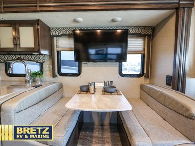 2020 Thor Motor Coach Hurricane — photo 14 view