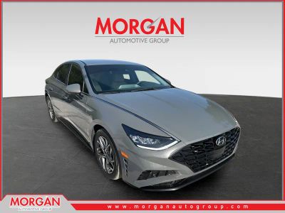2022 Hyundai Sonata SEL in Hampton Gray — front three-quarter view