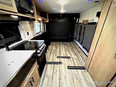 2023 Forest River Cherokee Grey Wolf Black Label - Photo 4