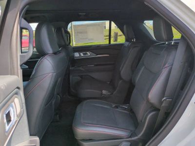 2026 Ford Explorer — photo 13 view