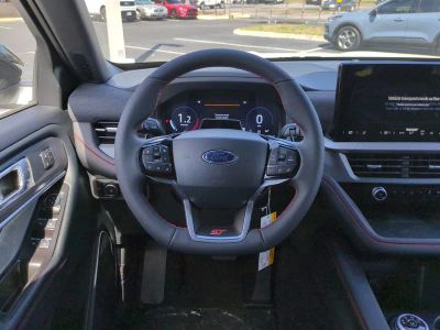 2026 Ford Explorer — photo 15 view