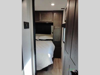 2026 Venture RV SportTrek — photo 46 view