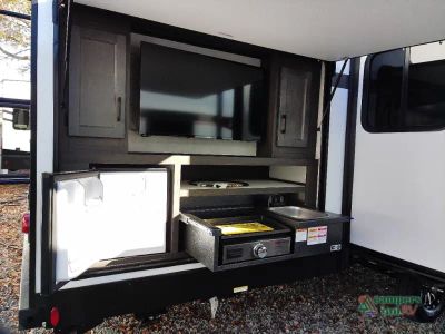 2026 Venture RV SportTrek — photo 8 view