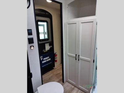 2026 Venture RV SportTrek — photo 44 view