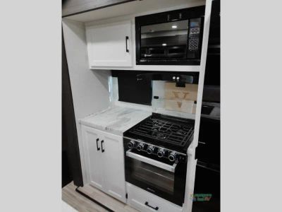 2026 Venture RV SportTrek — photo 40 view