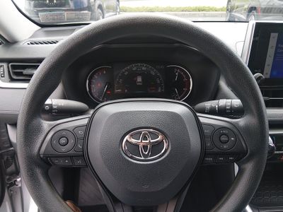 2024 Toyota RAV4 - Photo 14