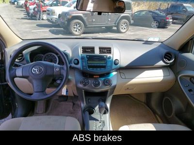2011 Toyota RAV4 Base — photo 17 view