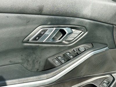 2023 BMW 3 Series — photo 18 view