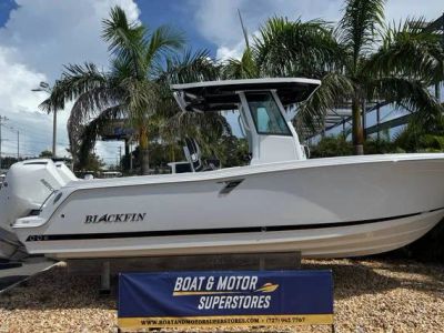 2026 Blackfin 252CC — front three-quarter view