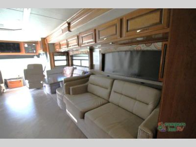2018 Fleetwood RV Pace Arrow — photo 46 view