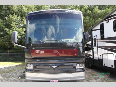2018 Fleetwood RV Pace Arrow — photo 13 view
