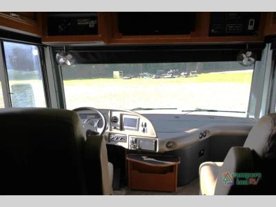 2018 Fleetwood RV Pace Arrow — photo 26 view