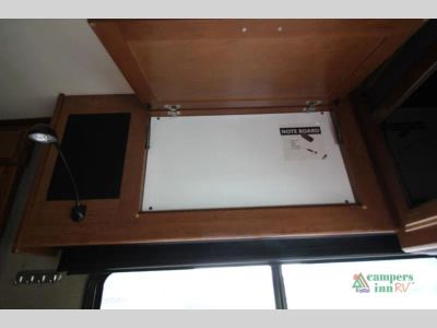 2018 Fleetwood RV Pace Arrow — photo 25 view