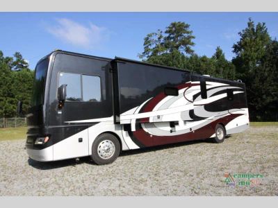 2018 Fleetwood RV Pace Arrow — photo 11 view