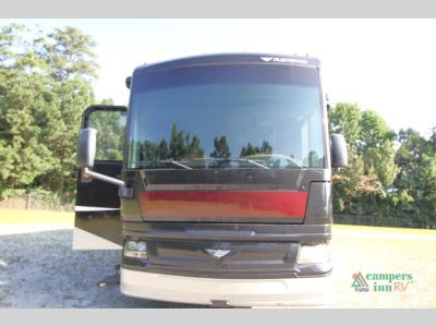 2018 Fleetwood RV Pace Arrow — photo 12 view