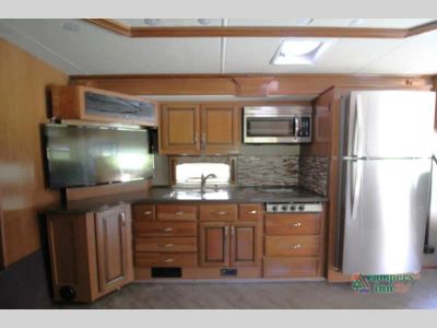 2018 Fleetwood RV Pace Arrow — photo 49 view