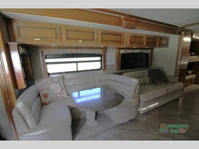 2018 Fleetwood RV Pace Arrow — photo 39 view