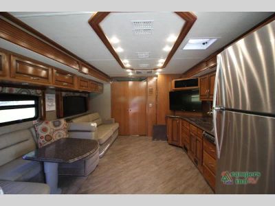 2018 Fleetwood RV Pace Arrow — photo 36 view