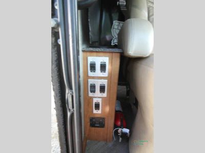 2018 Fleetwood RV Pace Arrow — photo 20 view