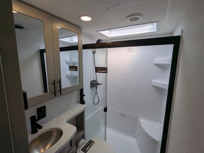 2026 Alliance RV Valor — photo 10 view