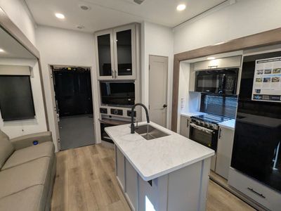 2026 Alliance RV Valor — photo 18 view